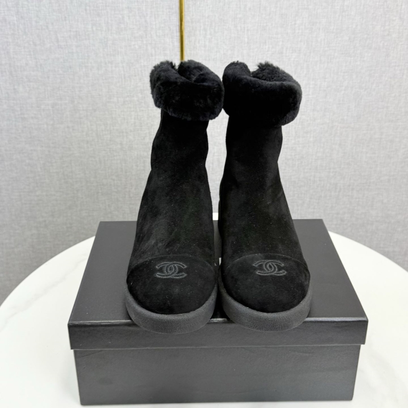 Ch**el boots